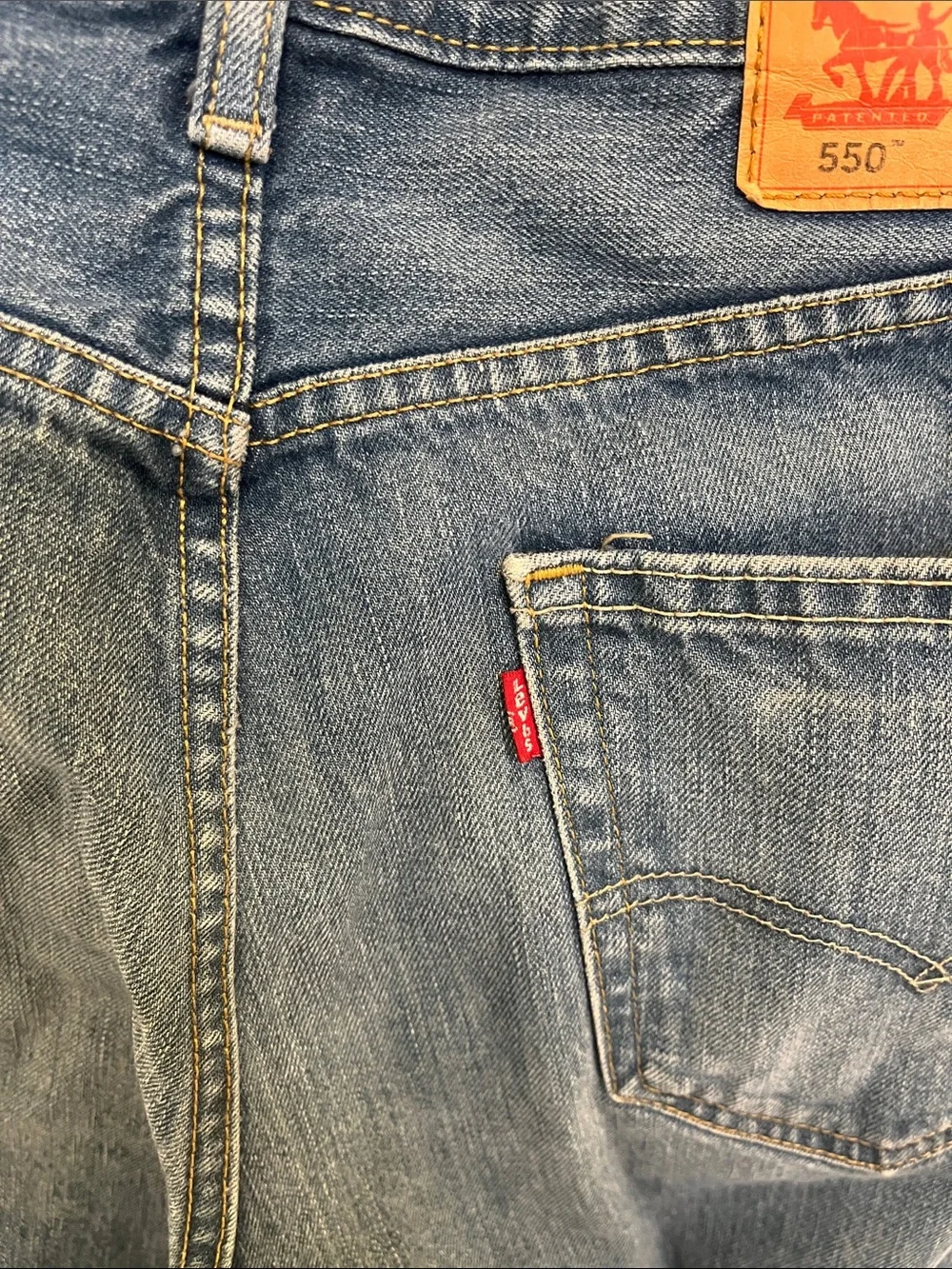 Levi's vintage 550 relaxed fit 100% cotton  Jeans 33 waist 30 length women